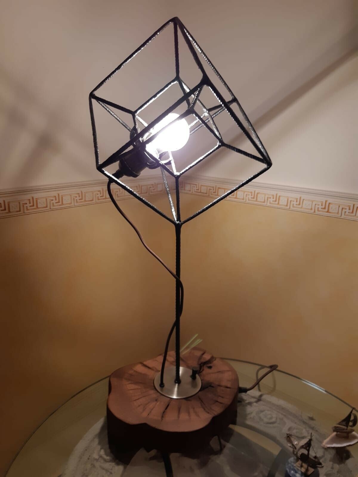 Tesseract lamp image